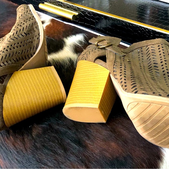 Charlotte Russe Open Toe Ankle Booties - Sz 9 - Picture 5 of 6